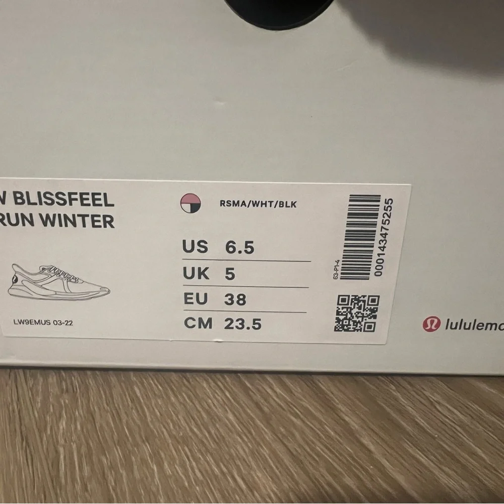 Lululemon Blissfeel running shoes Women's sz 6.5 - Picture 8 of 9